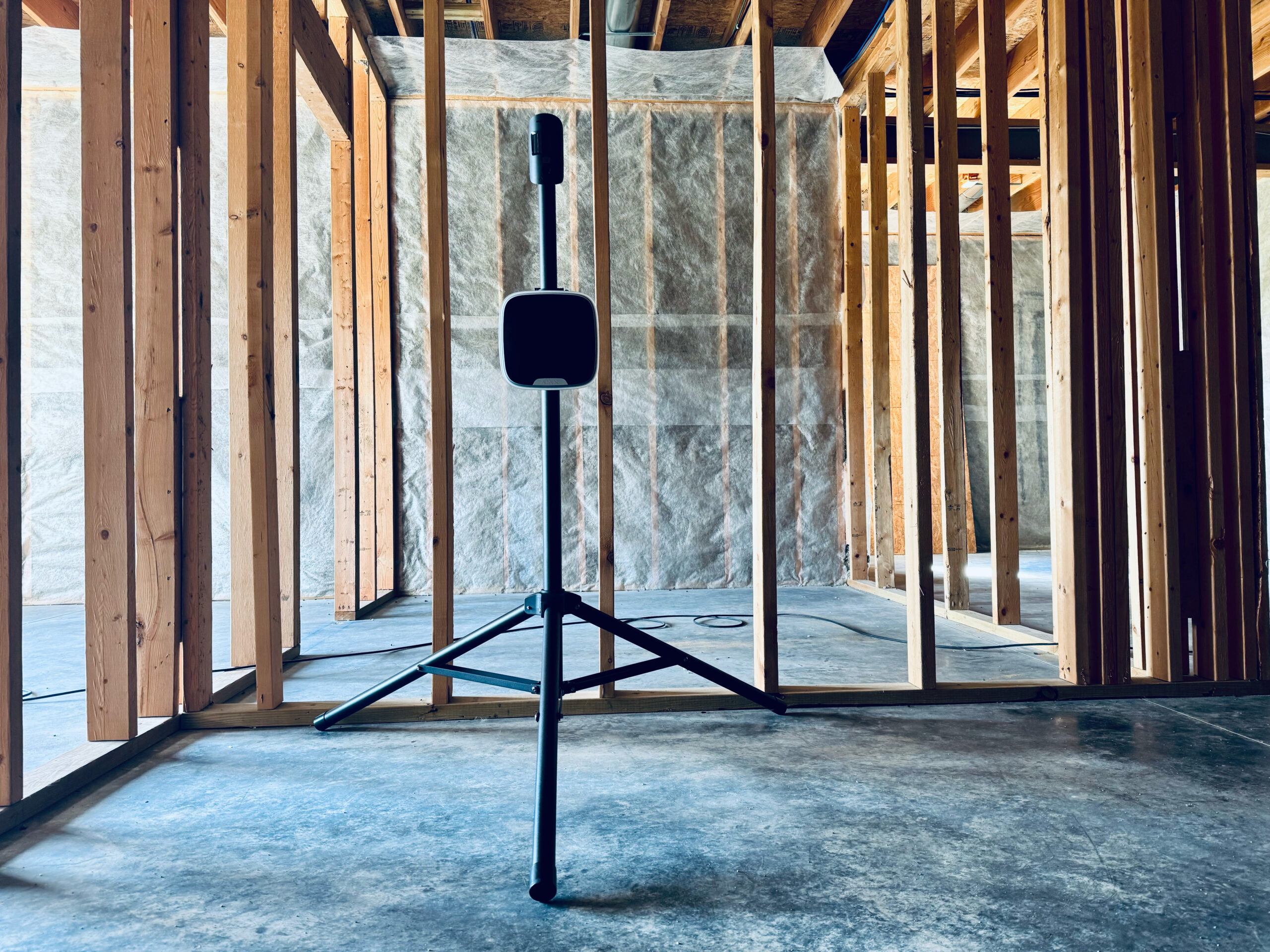 tripod surveillance unit_horizontal